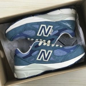 New Balance 990